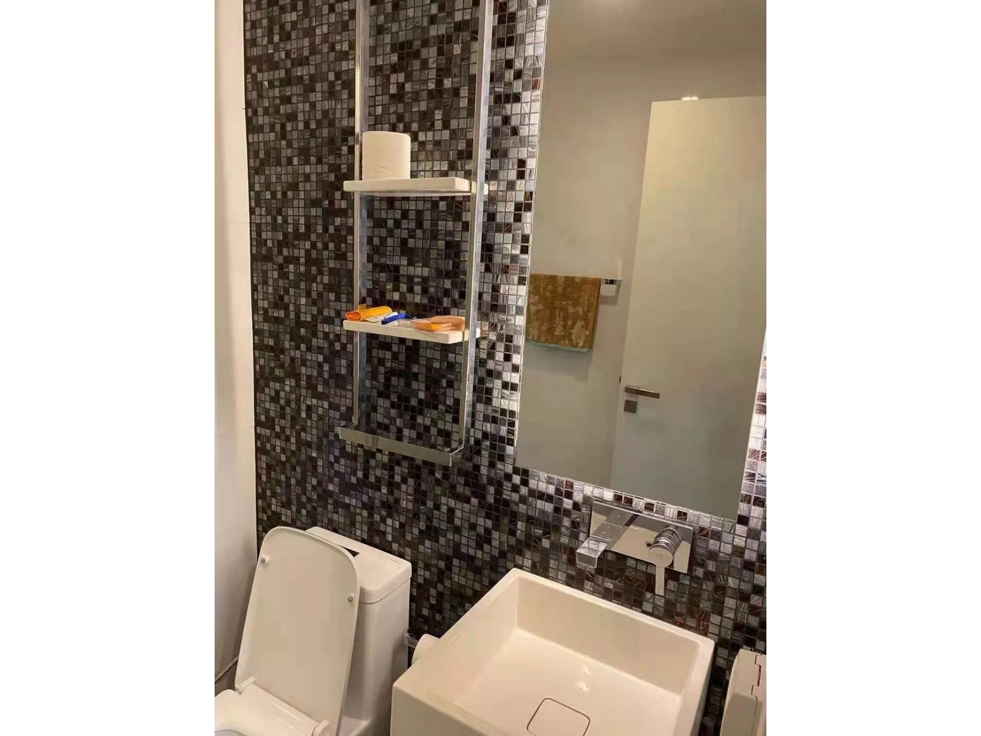 Property photos for The Room Sukhumvit 69