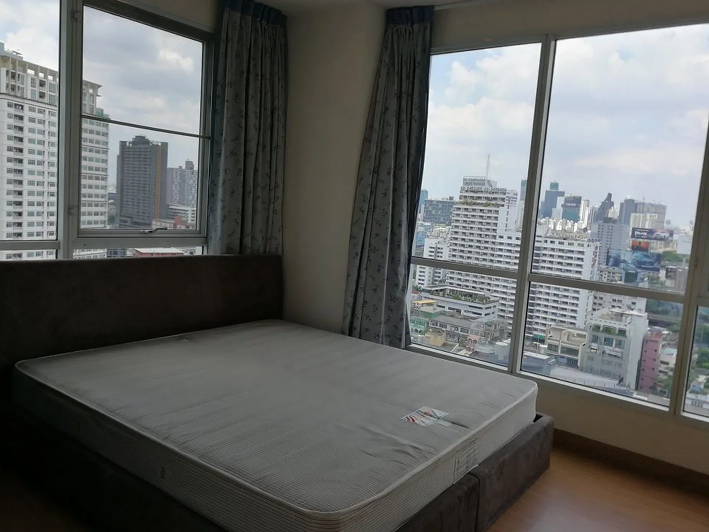 Property photos for Urbano Absolute Sathon - Taksin