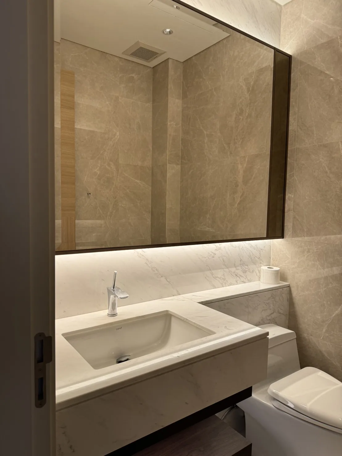Property photos for Sindhorn Residence