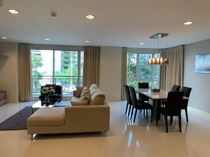 Property photos for The Crest Sukhumvit 24