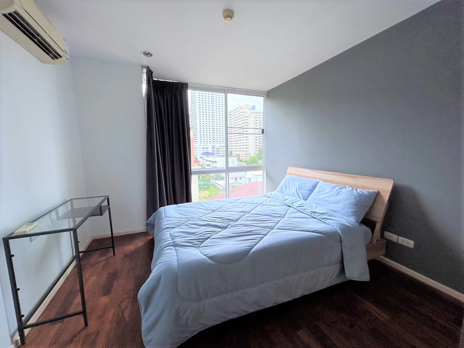 Property photos for Siri On 8