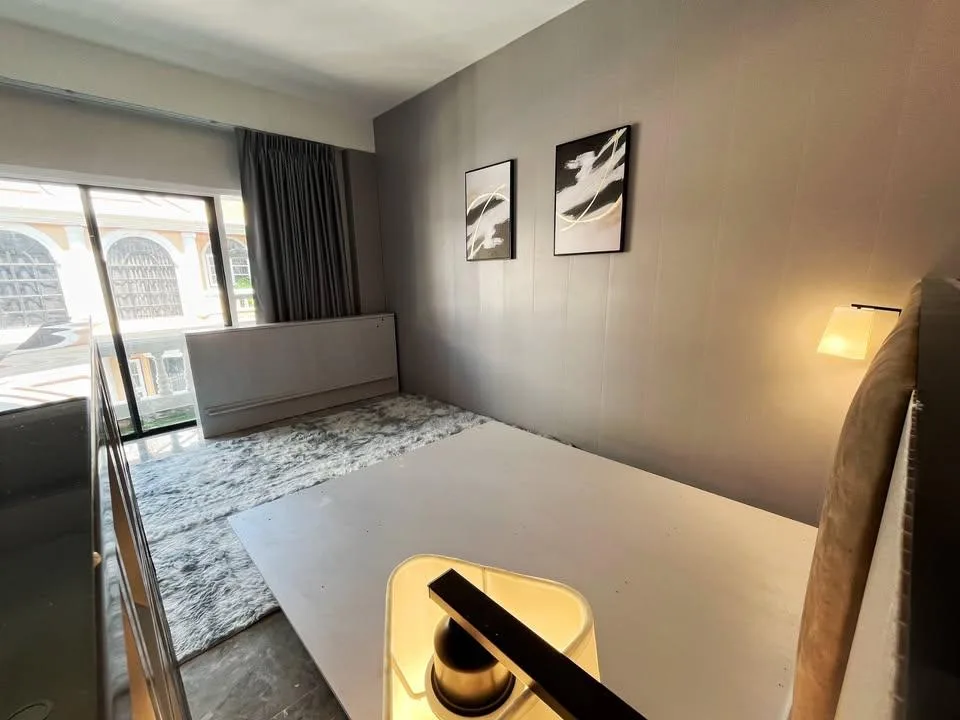 Property photos for White Mansion