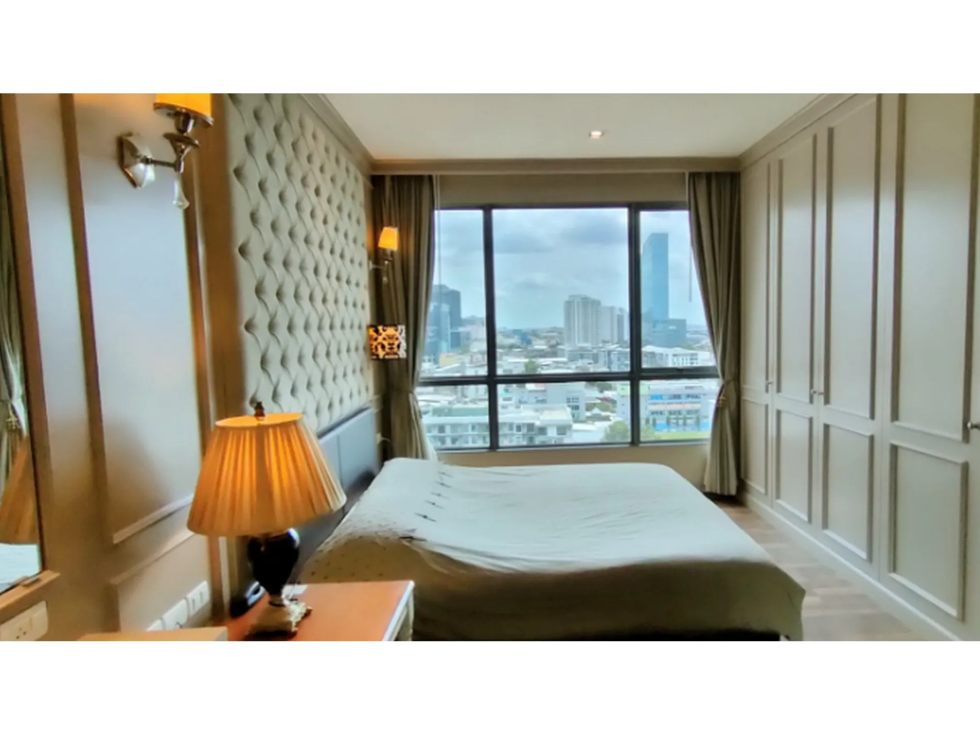 Property photos for The Room Sukhumvit 62