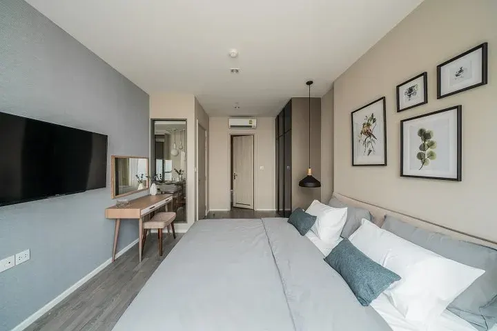 Property photos for 333 Riverside
