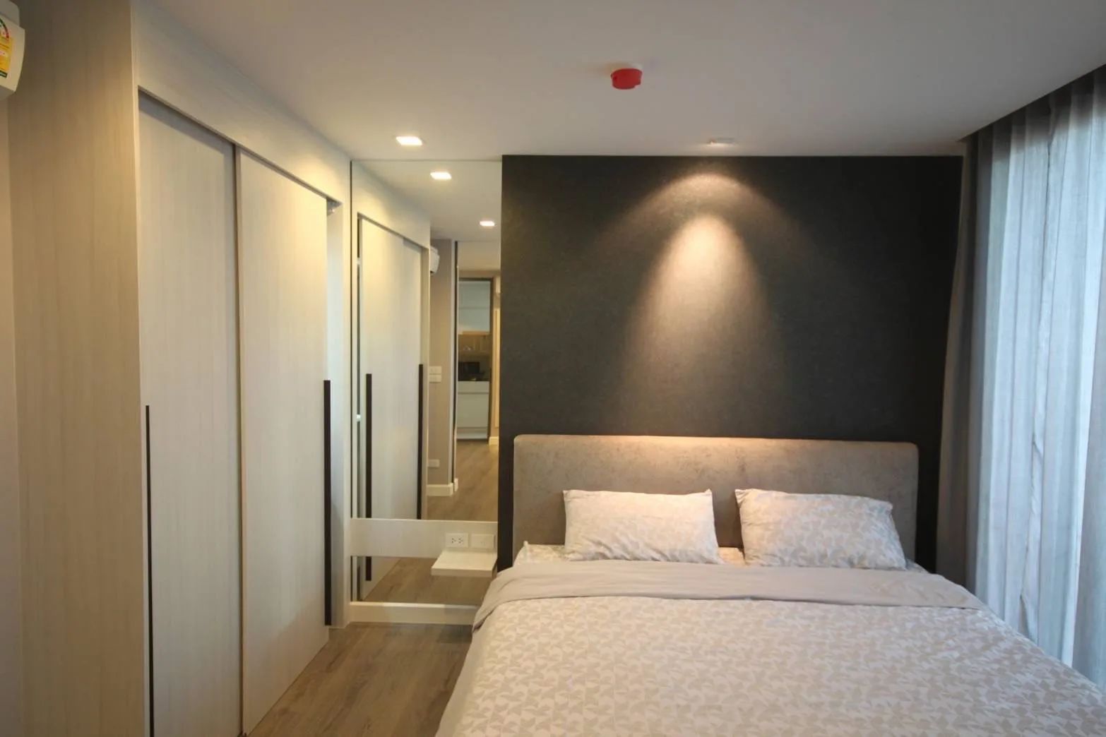 Property photos for The Room Sukhumvit 40