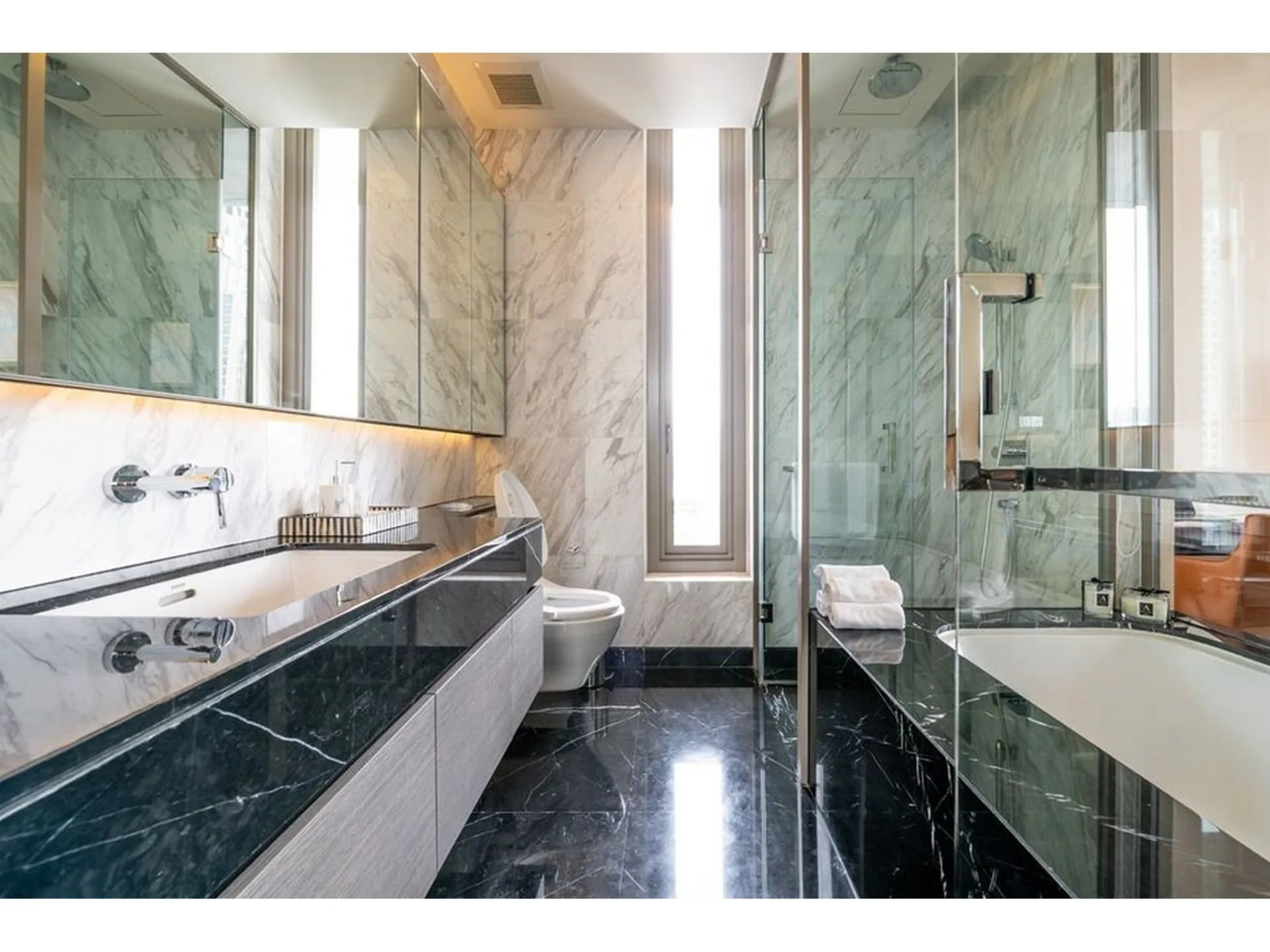 Property photos for Saladaeng One
