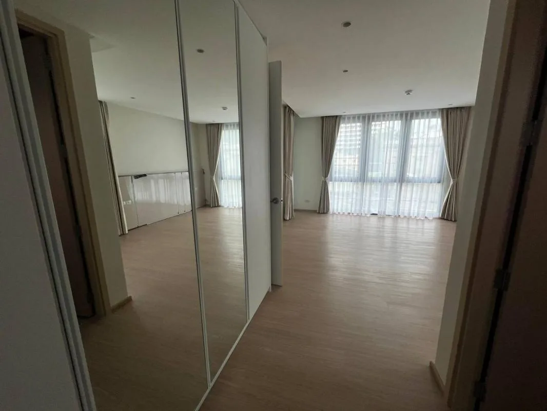Property photos for Single House 49/19