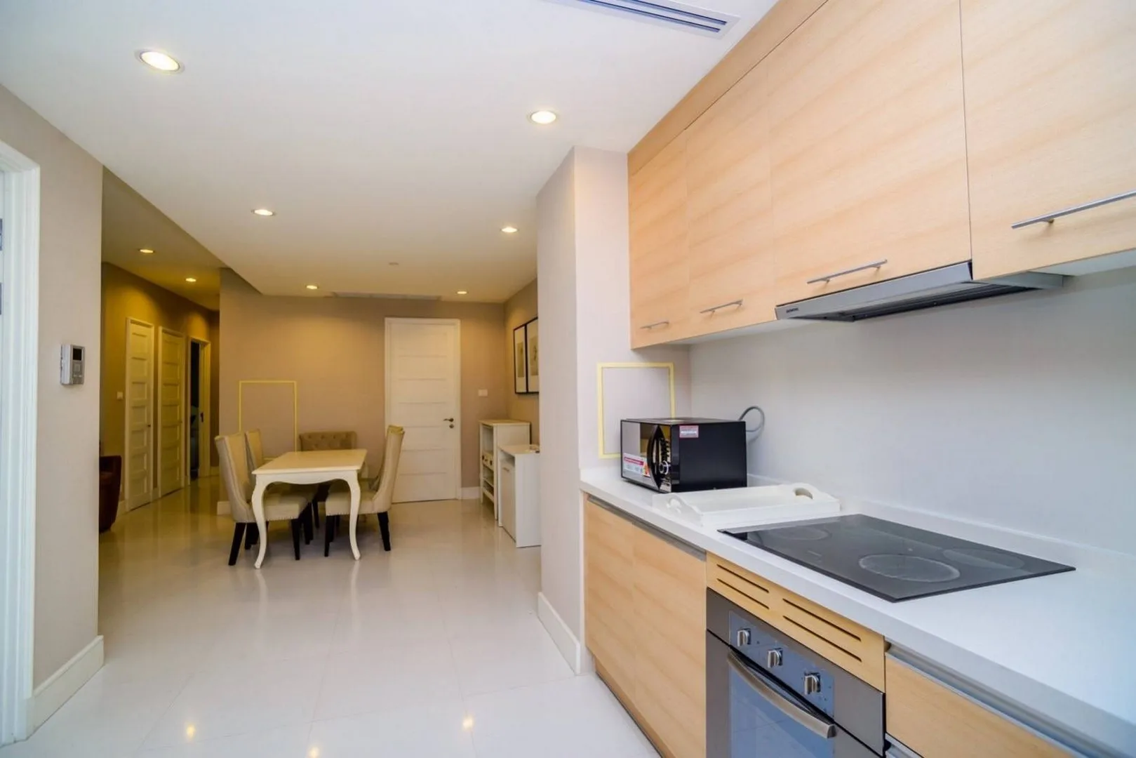 Property photos for Aguston Sukhumvit 22
