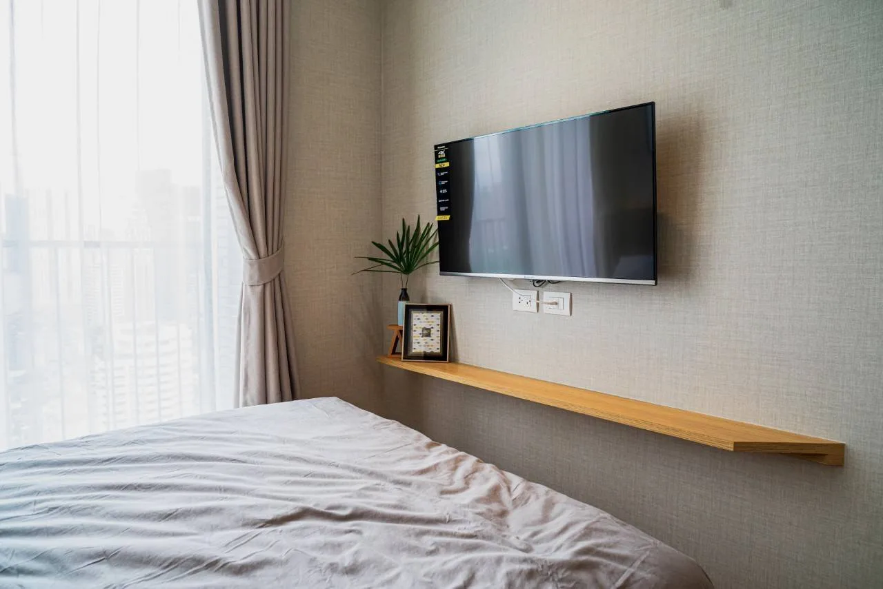 Property photos for Noble BE 33