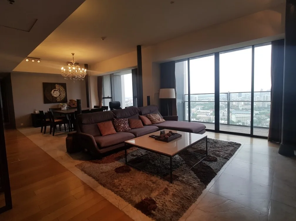 Property photos for The Met