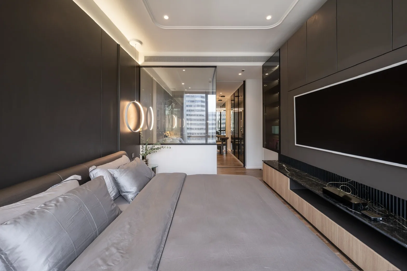 Property photos for Muniq Langsuan