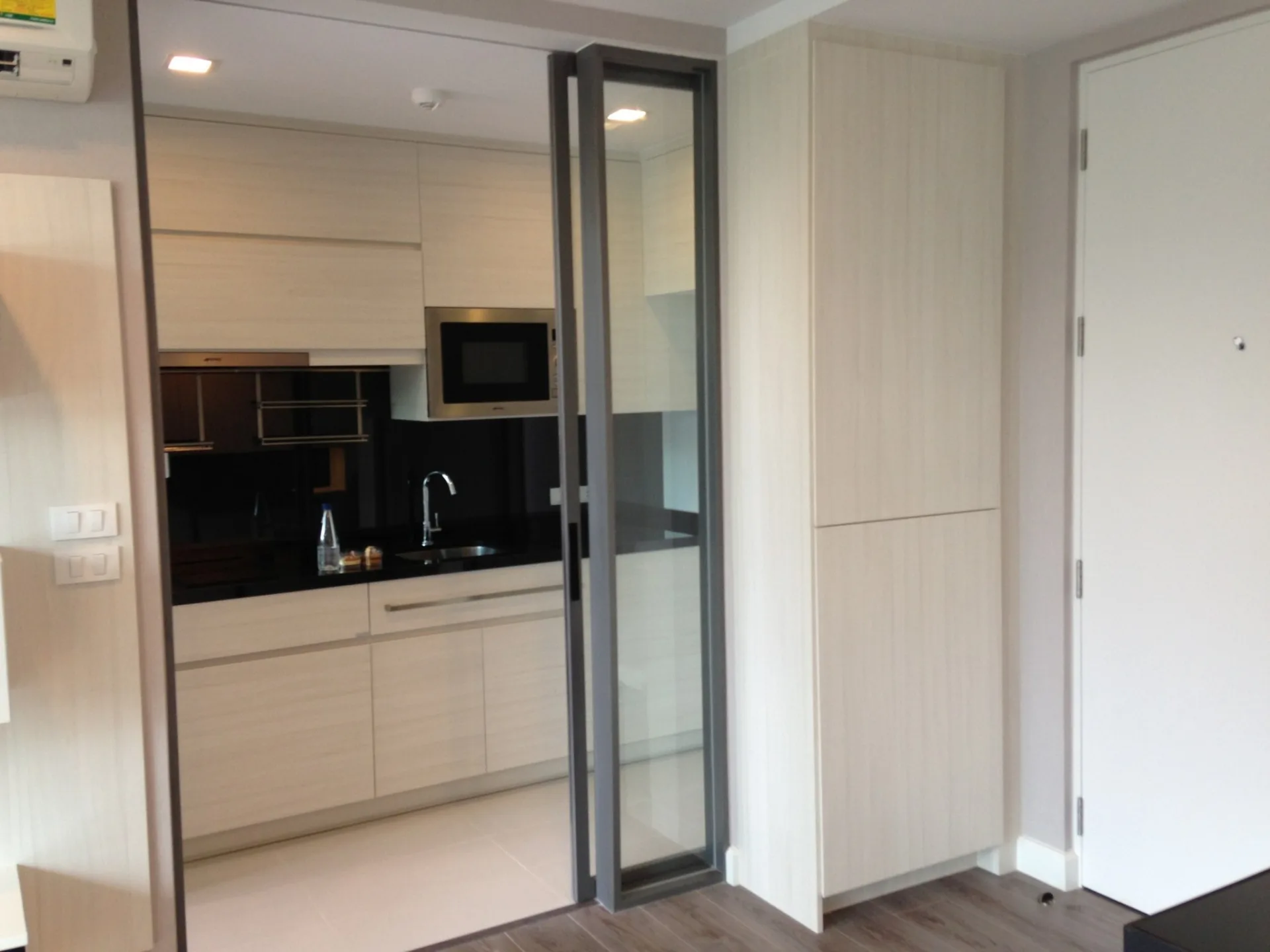Property photos for The Room Sukhumvit 40