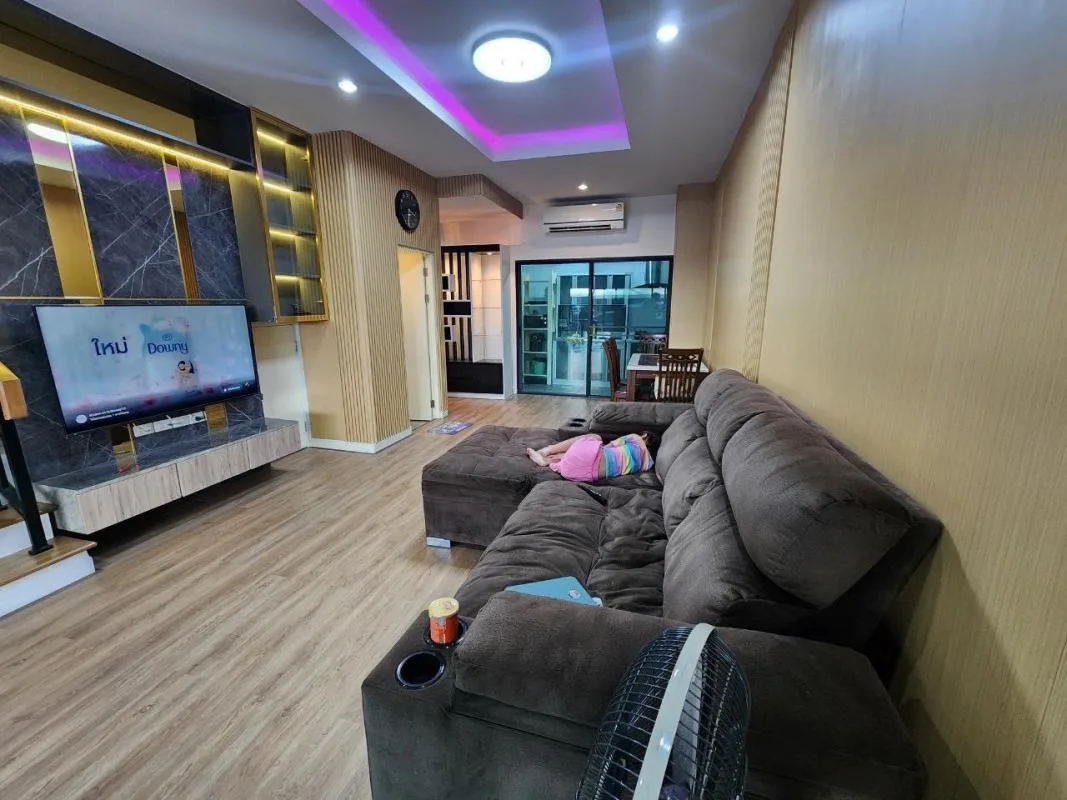 Property photos for Baan Klang Muang Rama 9