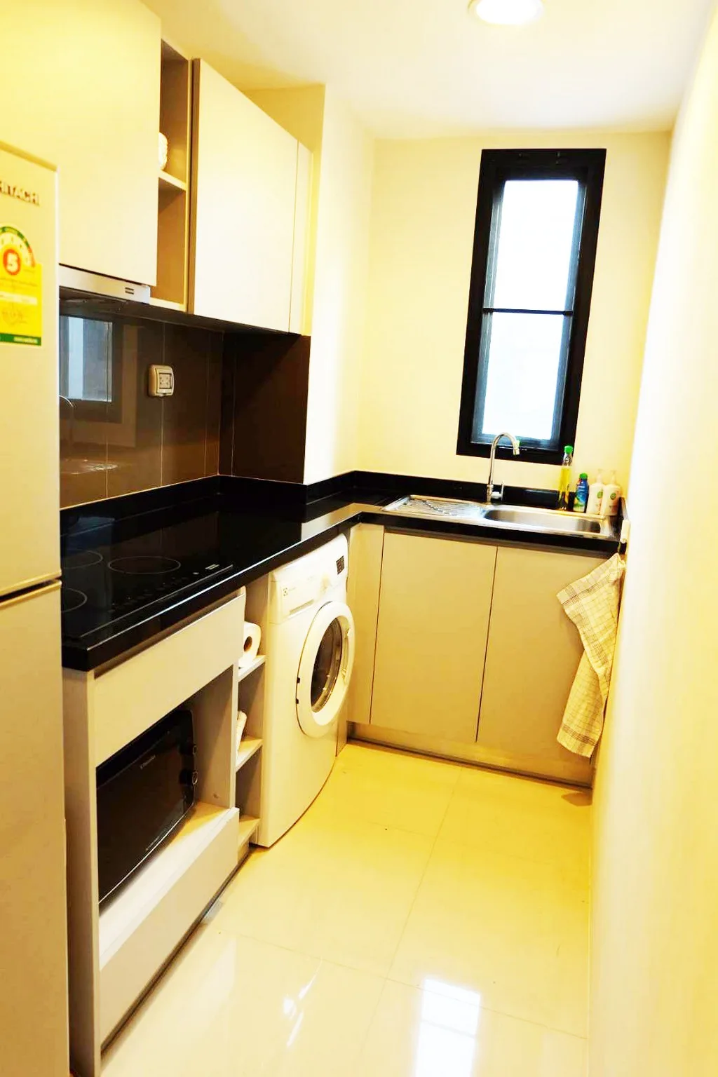Property photos for Zenith Place Sukhumvit 42
