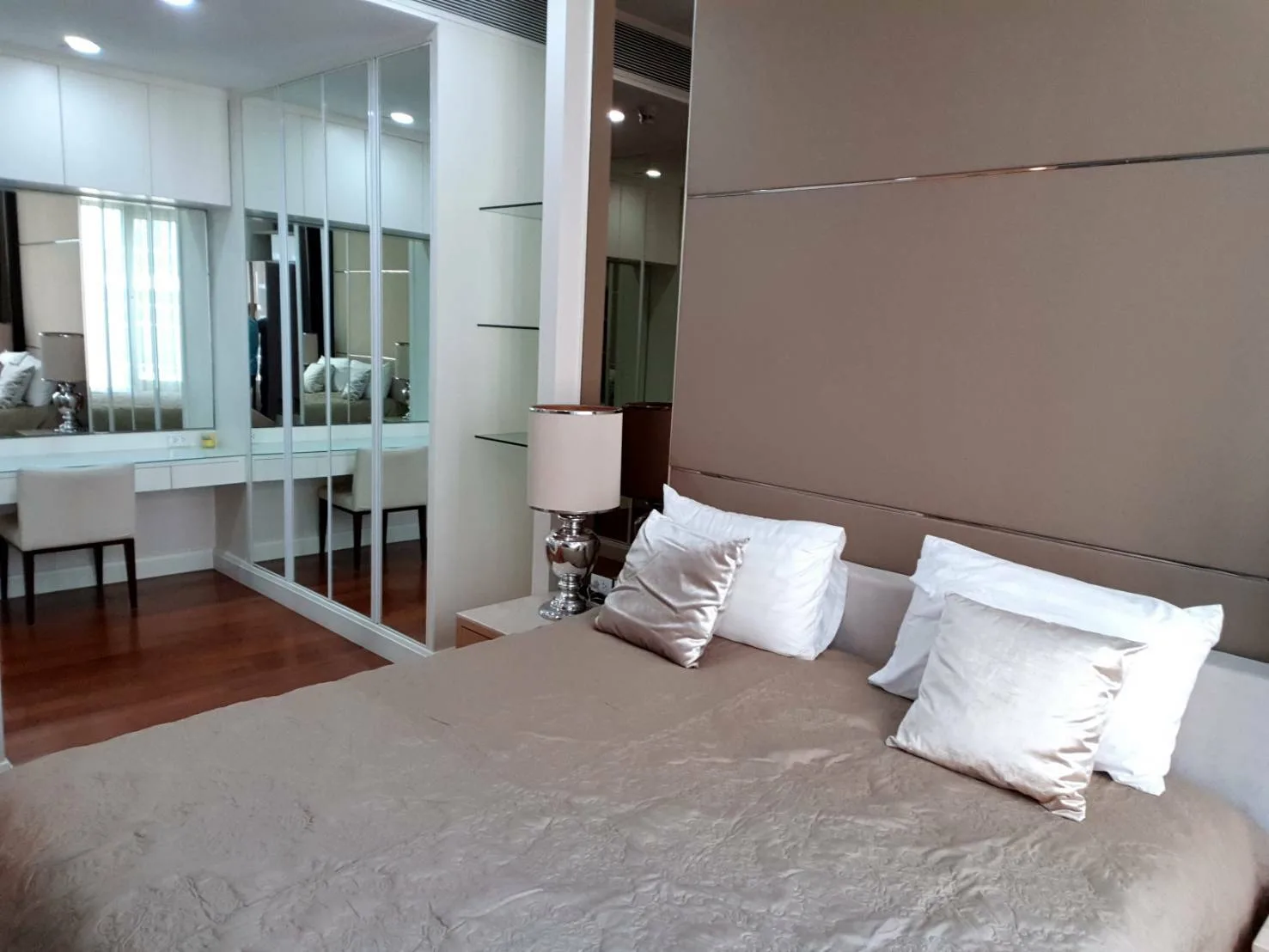 Property photos for Q Langsuan