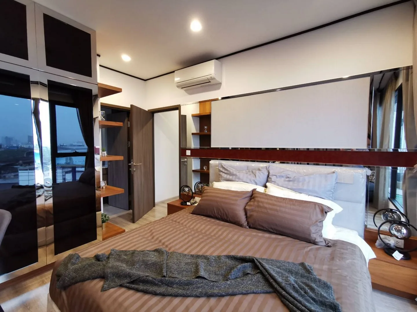 Property photos for Ideo Mobi Asoke