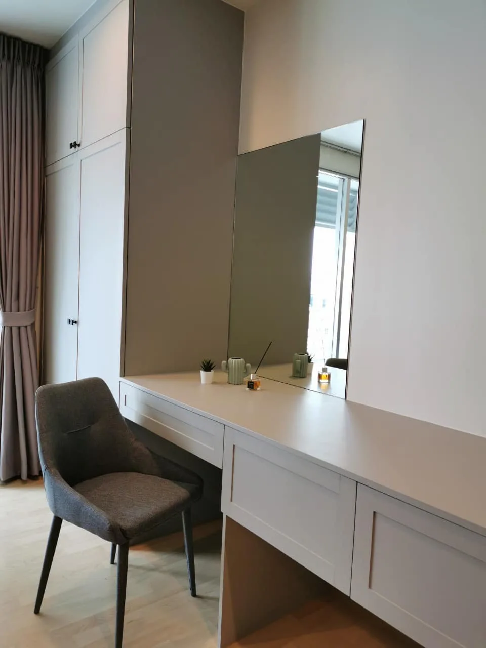 Property photos for Noble Lite