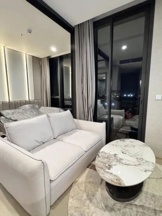 Property photos for The Extro Phayathai-rangnam