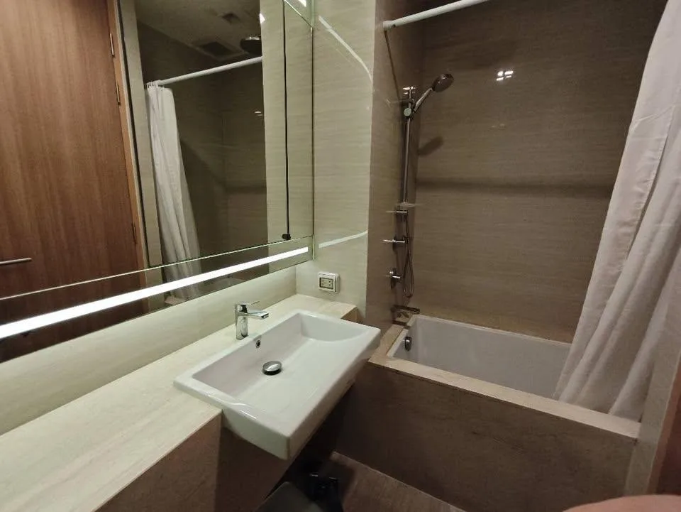Property photos for Noble BE 33