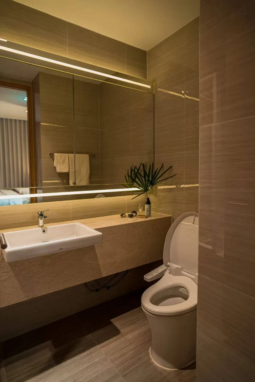 Property photos for Noble BE 33