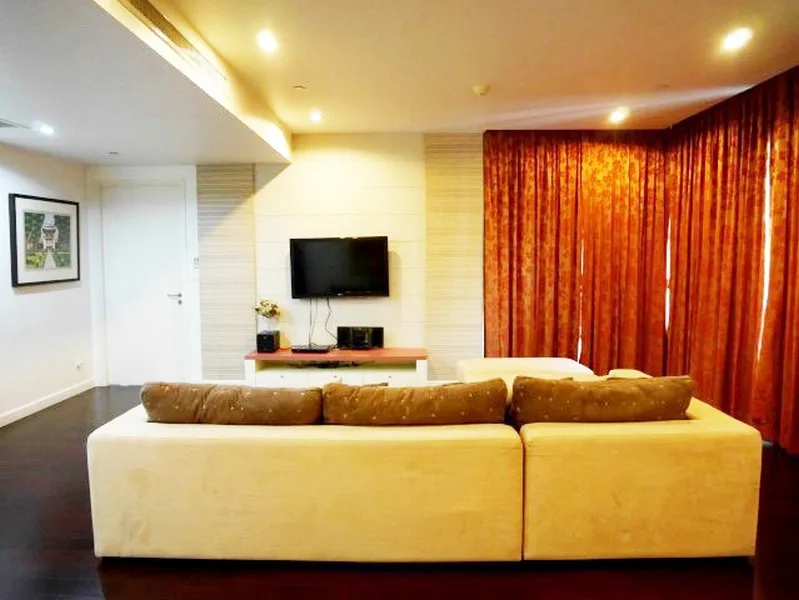 Property photos for MANHATTAN CHIDLOM