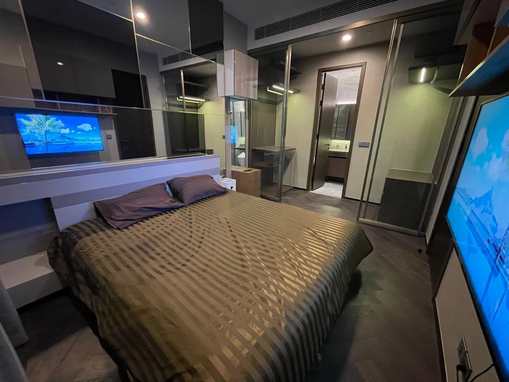 Property photos for The Esse Sukhumvit 36