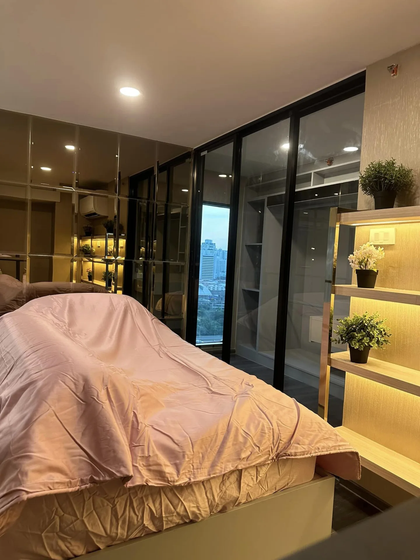 Property photos for KnightsBridge Space ??? Rama9