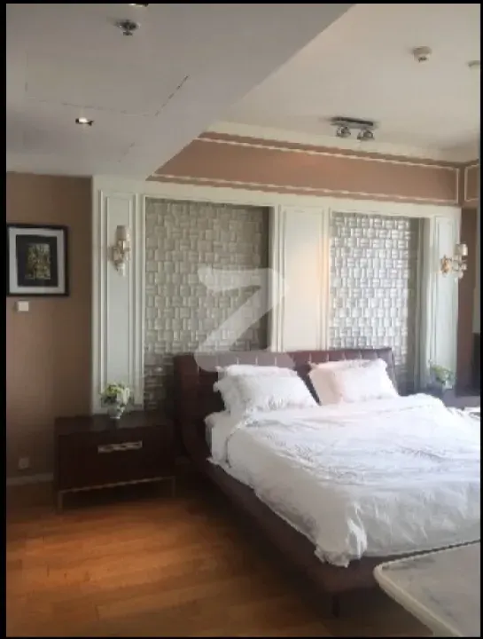 Property photos for The Met