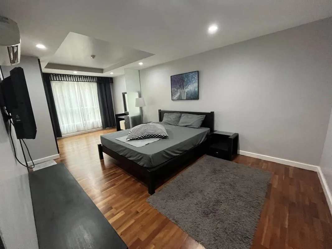 Property photos for Avenue 61