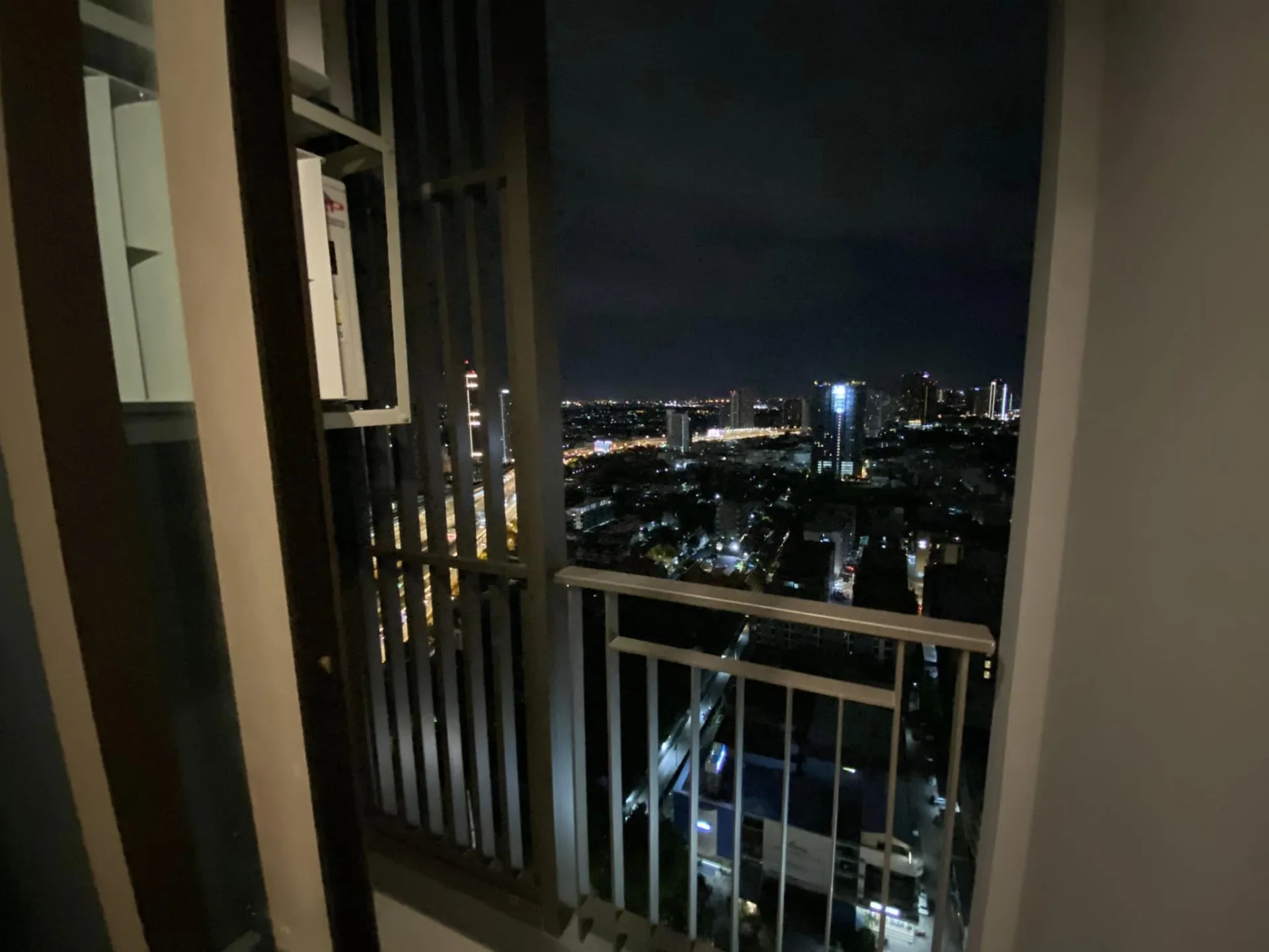 Property photos for Life Sathorn Sierra