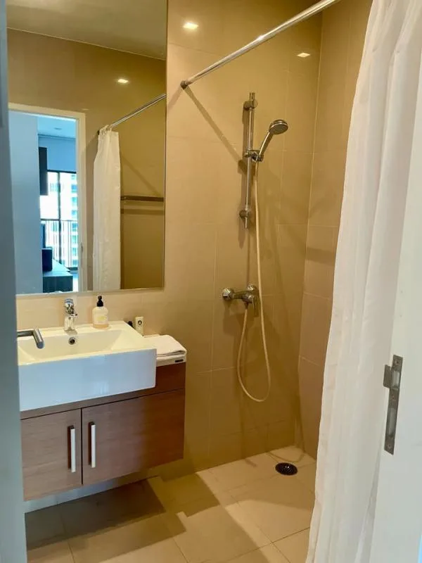 Property photos for Noble Refine