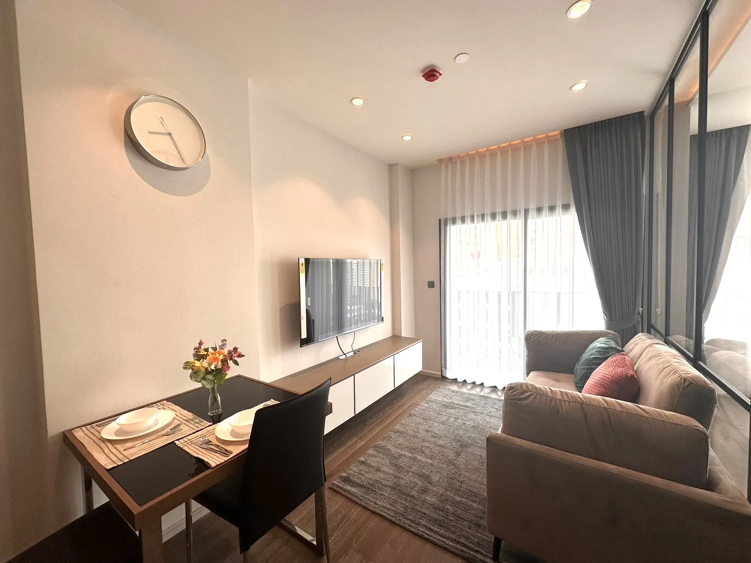 Property photos for MUNIQ Sukhumvit 23
