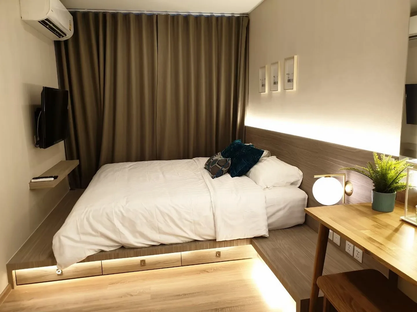 Property photos for Taka Haus Ekamai 12