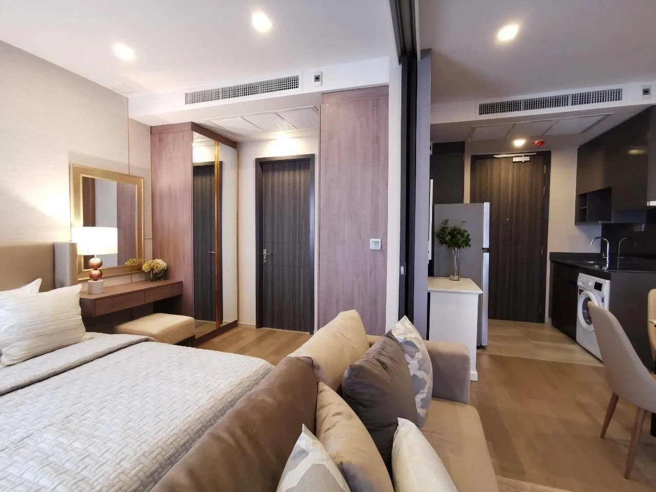 Property photos for Ashton Asoke