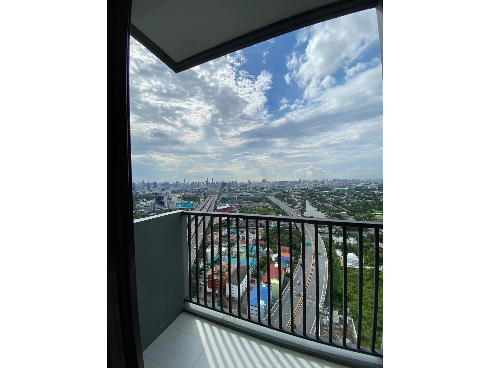Property photos for The Base Rama 9 - Ramkhamhaeng