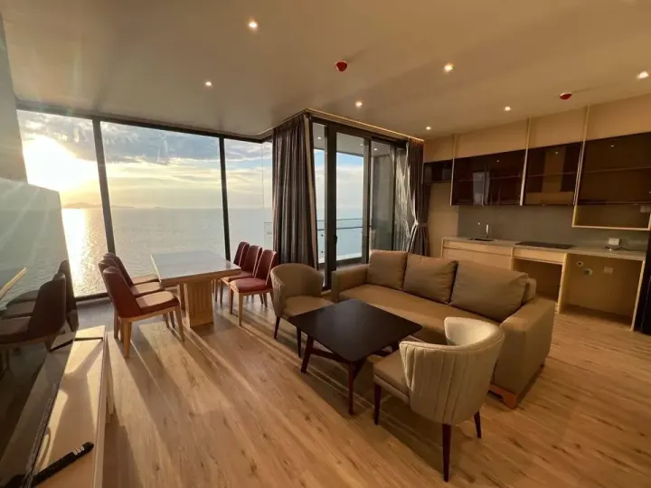 Property photos for Arom Wongamat