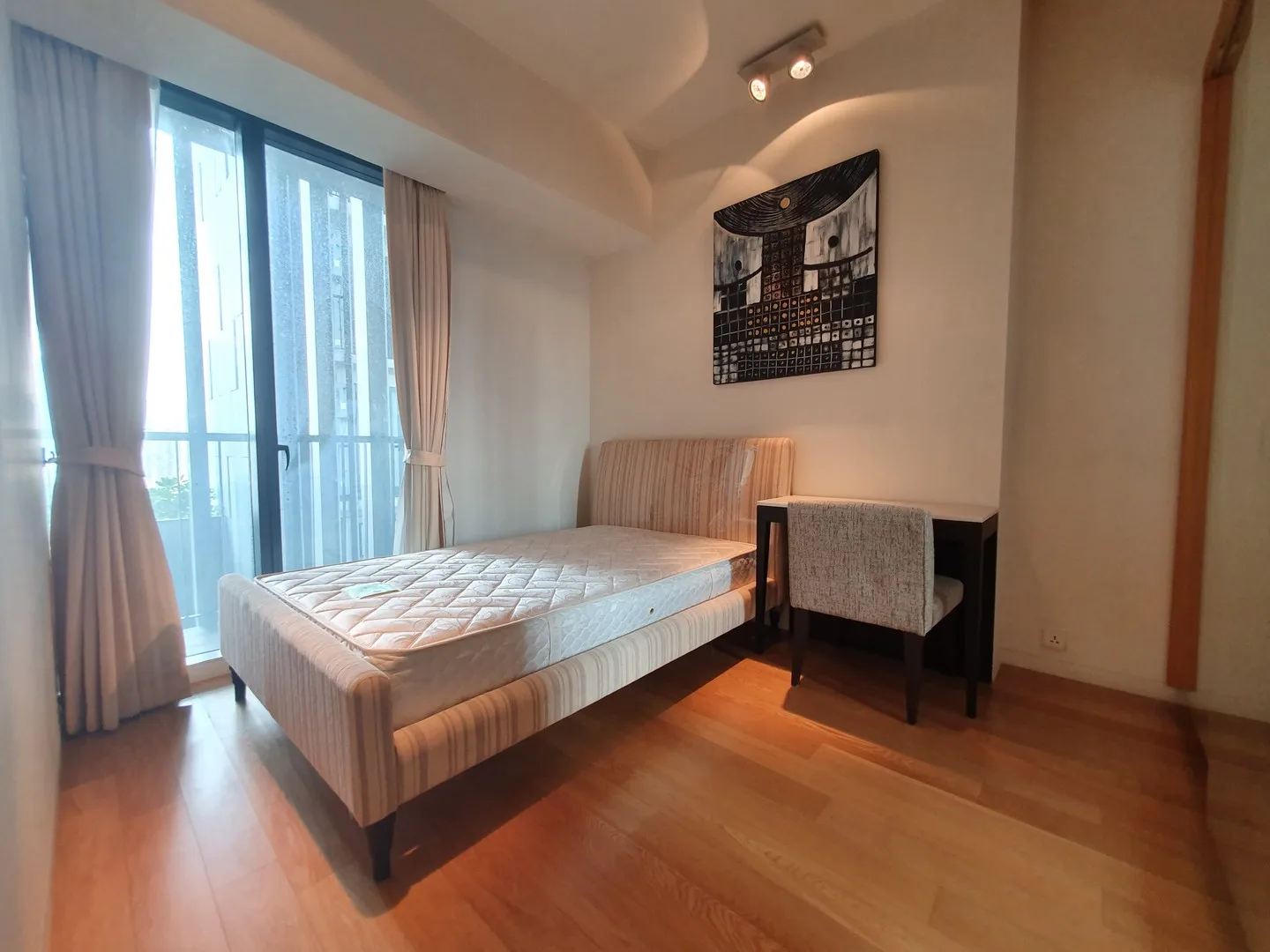 Property photos for The Met