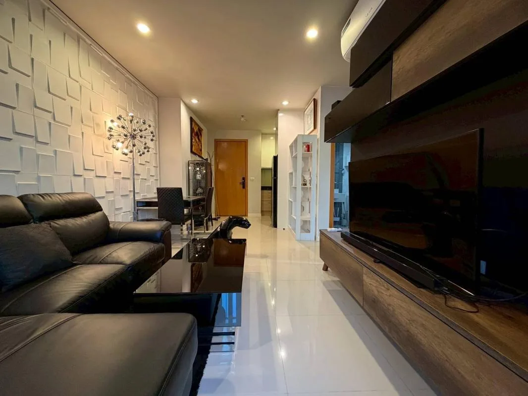 Property photos for Circle Condominium
