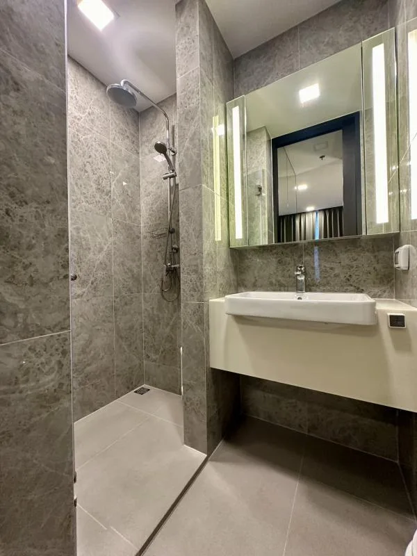 Property photos for Noble Around Ari