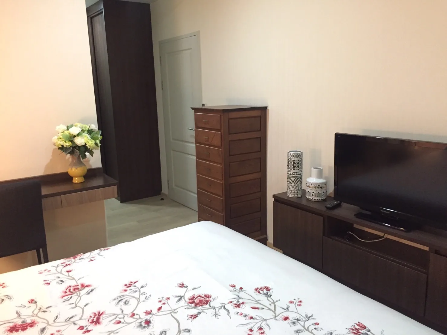 Property photos for Noble Refine