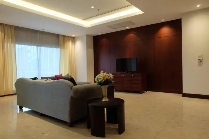 Property photos for Royal Residence Park