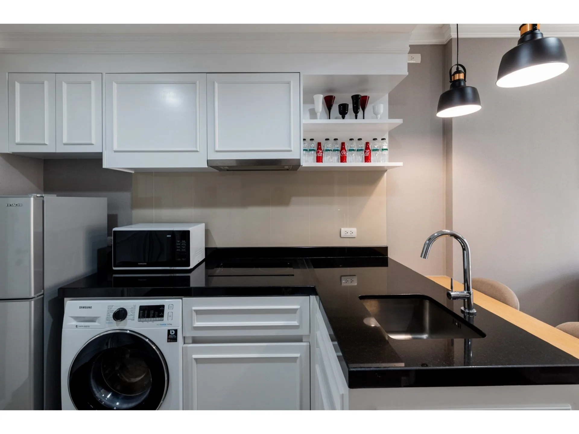 Property photos for Onyx Phaholyothin