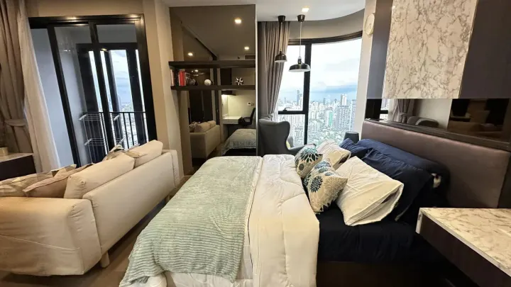 Property photos for Ashton Asoke