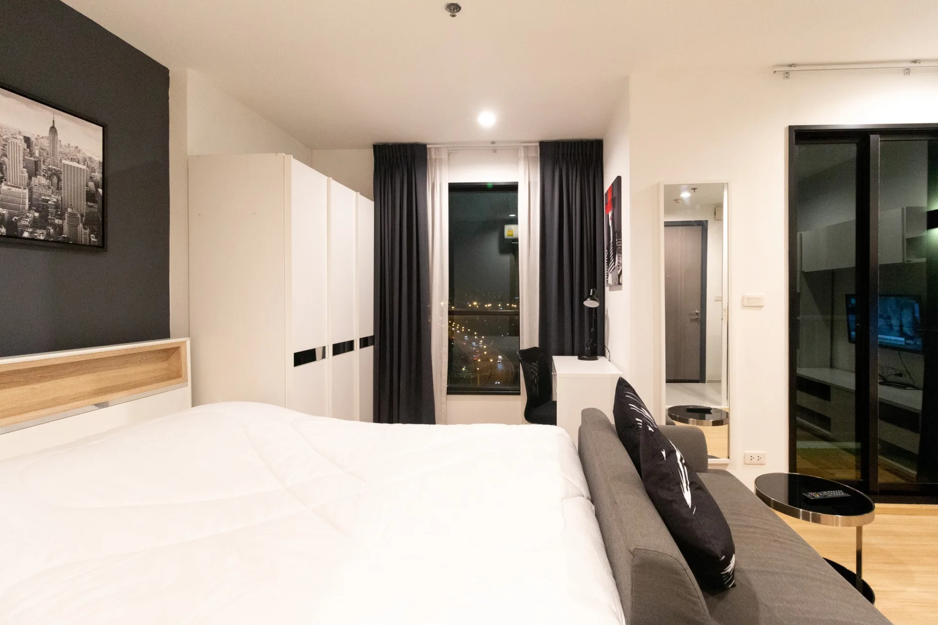 Property photos for The Base Rama 9 - Ramkhamhaeng
