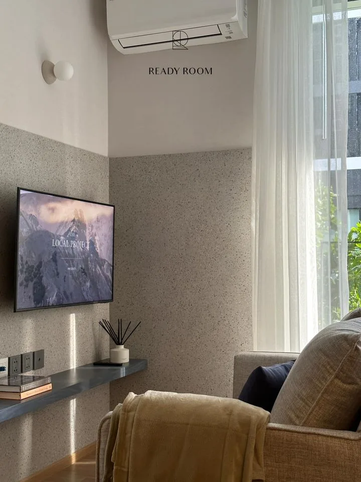 Property photos for Noble Around Ari