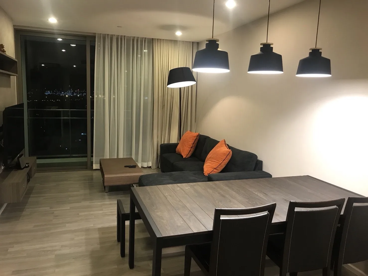 Property photos for The Room Sukhumvit 69