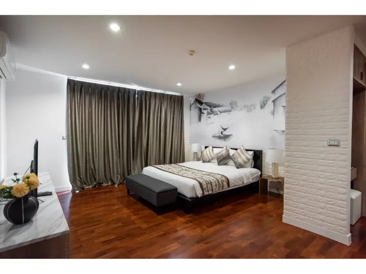 Property photos for Benviar Tonson Residence