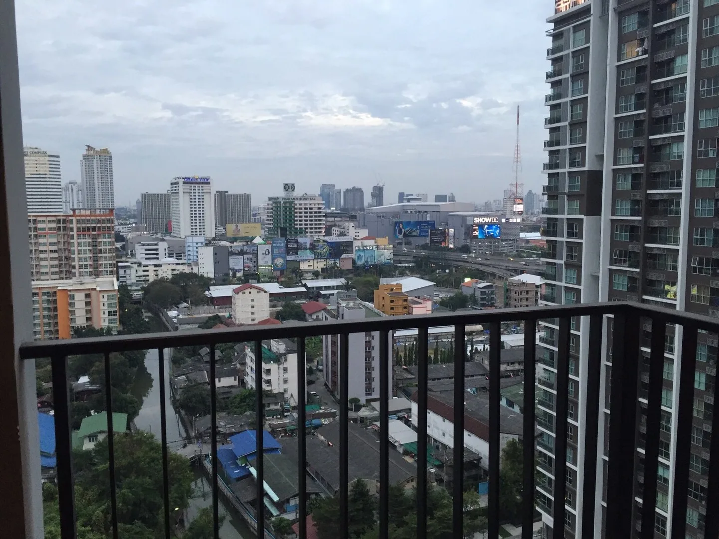 Property photos for Condolette Midst Rama 9