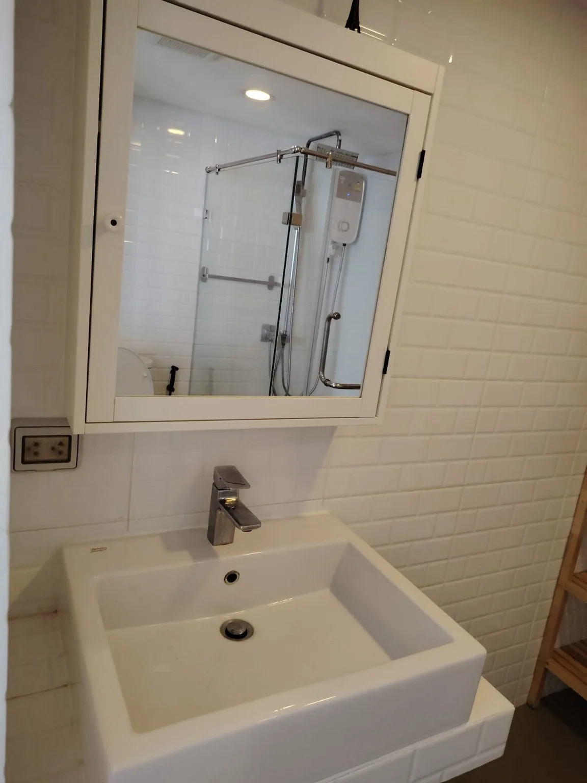 Property photos for State Tower