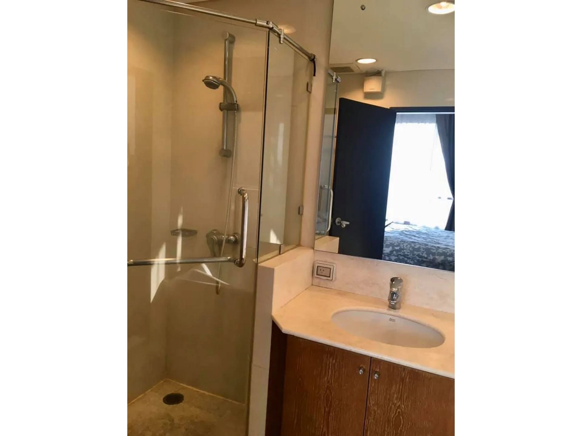 Property photos for Wilshire